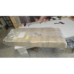 FMD Furniture Checker beli bočni sto sa fiokom, uskog dizajna, sa oštećenjima prikazanim na slikama uživo