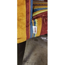 Kare Design Econo Very British tapacirana stolica sa šarenom tekstilnom presvlakom, crnim nogarima od bukve i visokim naslonom