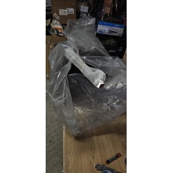 Kare Design Prince Velvet siva stolica sa rukonaslonima, dugmadima na naslonu, nogarima od bukve masiv i rezom na presvlaci