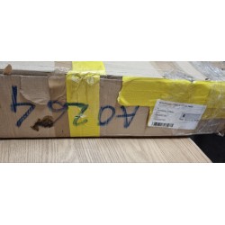 Cipelarnik sa 3 vrata Chazy II u dekoru hrasta rasklopljen u paketu sa označenim unutrašnjim naprsnućima na daskama outlet