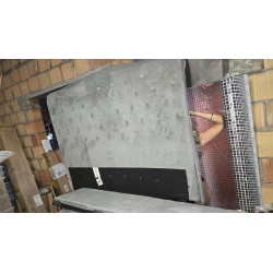 Sivi Hampton tapacirani ram kreveta za dušek 150x190 cm sa česterfild uzglavljem i vidljivim outlet oštećenjem konstrukcije