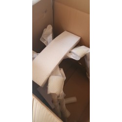 Morteens Yoyce svetlo siva trpezarijska stolica sa crnim metalnim ramom i tapaciranim sedištem