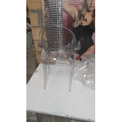 Kartell Lou Lou Ghost Cristallo prozirna dečija stolica od polikarbonata, dizajn Philippe Starck