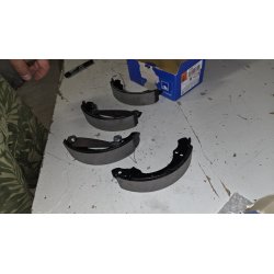 ATE 03.0137-0268.2 komplet zadnjih kočionih papuča 200x40 mm sa polugom za Volkswagen, Škoda, Seat i Audi