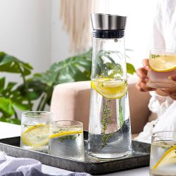 Stakleni Karaf 1L sa poklopcem i izlivnikom – borosilikatno staklo, čelik SUS304, BPA Free