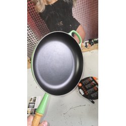 le-creuset-signature-tiganj-28cm-liveno-gvozdje-bambus-zelena-made-in-france-11