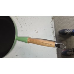 le-creuset-signature-tiganj-28cm-liveno-gvozdje-bambus-zelena-made-in-france-14