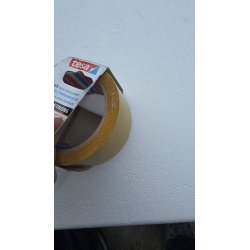 Tesa Extra Strong dvostrano lepljiva traka za sigurno fiksiranje tepiha i PVC podova dimenzija 10m x 50mm