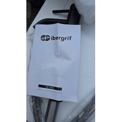 Ibergrif moderna visoka baterija za nadgradni lavabo u crnoj boji