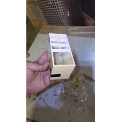 Beli Yamazaki MIST držač za četkice za zube sa šest pregrada i prostorom za pastu