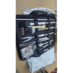 Set inox pribora za roštilj od 11 delova u crnoj torbi za nošenje