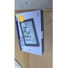 TFA Dostmann digitalni zidni sat crni sa velikim LCD ekranom i prikazom temperature i datuma