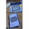 TFA Dostmann digitalni zidni sat crni sa velikim LCD ekranom i prikazom temperature i datuma