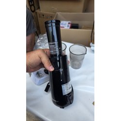 Elite Gourmet EJX600 crni kompaktni spori sokovnik za hladno ceđenje voća i povrća
