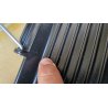 Staub liveni grill tiganj 34x21cm sa sklopivom ručkom i emajliranim gusom za savršen roštilj