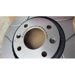 Brembo Max prednji ventilirajući kočioni diskovi 09.8695.75 dimenzija 266x22 mm sa urezima, set 2 komada
