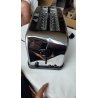 Russell Hobbs Adventure toster od brušenog čelika sa udubljenjem na bočnoj strani i rešetkom za peciva