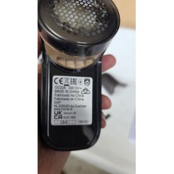 Korišćen crni Philips GC026/80 aparat za uklanjanje ućebanih vlakana sa tkanine