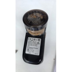 Korišćen crni Philips GC026/80 aparat za uklanjanje ućebanih vlakana sa tkanine