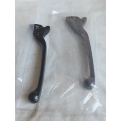 Crna aluminijumska ručica kočnice sa vidljivom površinskom ogrebotinom za Vespa GTS skutere