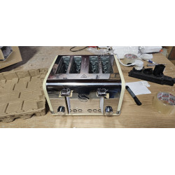 Swan Retro Toster za 4 Parčeta 1600W – Krem | Outlet BGD