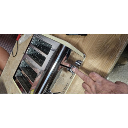 Swan Retro Toster za 4 Parčeta 1600W – Krem | Outlet BGD