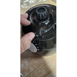 Crni Herzberg HG-5008 2 u 1 blender od 600 W sa posudom od 1.7 l i oštećenim zupcima